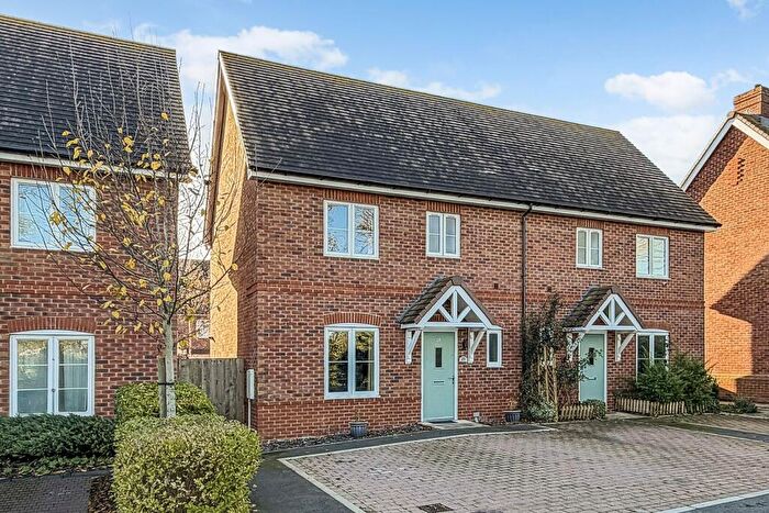 3 Bedroom Semi Detached House For Sale In Woodfield, Wantage, OX12