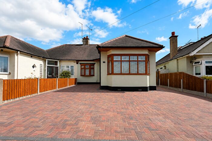 2 Bedroom Bungalow For Sale In Walsingham Road, Southend-on-Sea, Essex, SS2