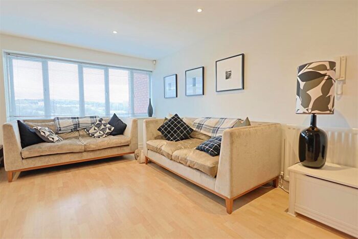 2 Bedroom Flat To Rent In City Road, Newcastle Upon Tyne, NE1