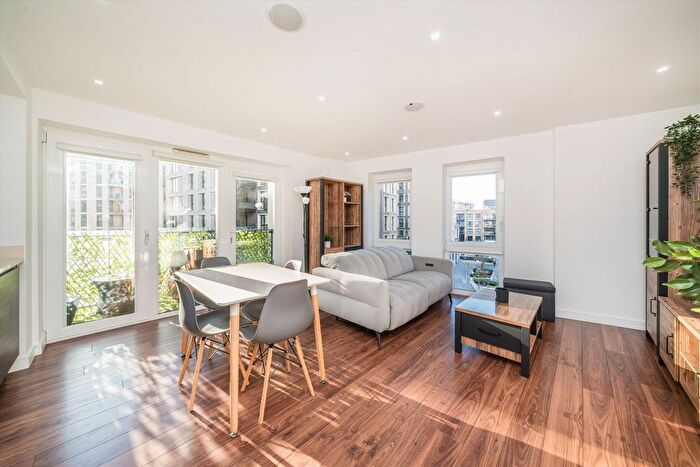 2 Bedroom Flat For Sale In Enterprise Way, Wandsworth, SW18