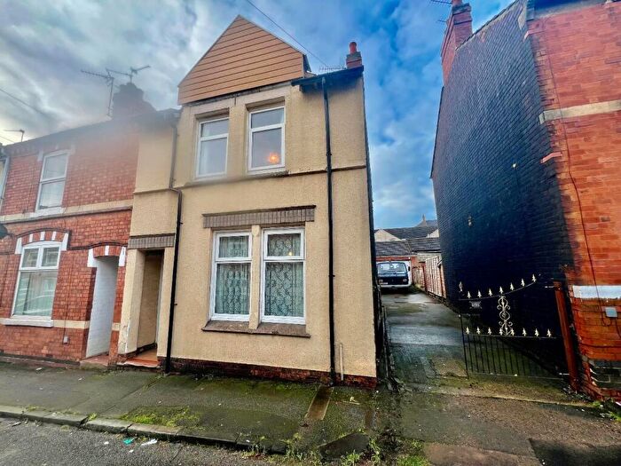 3 Bedroom End Of Terrace House For Sale In Tresham Street, Kettering, NN16
