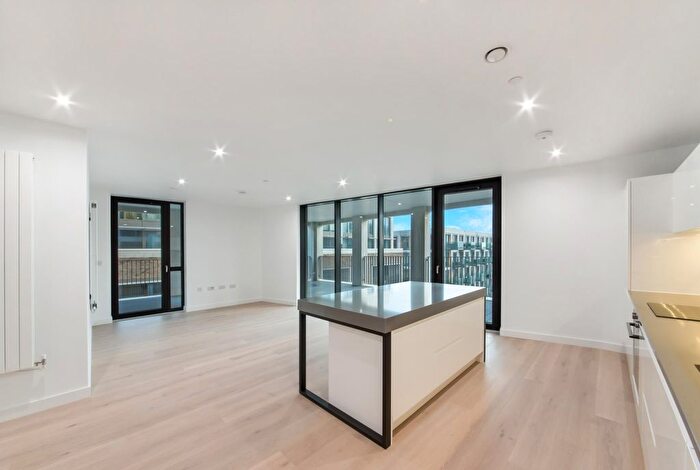 3 Bedroom Flat To Rent In Pinnacle House, Royal Wharf, E16