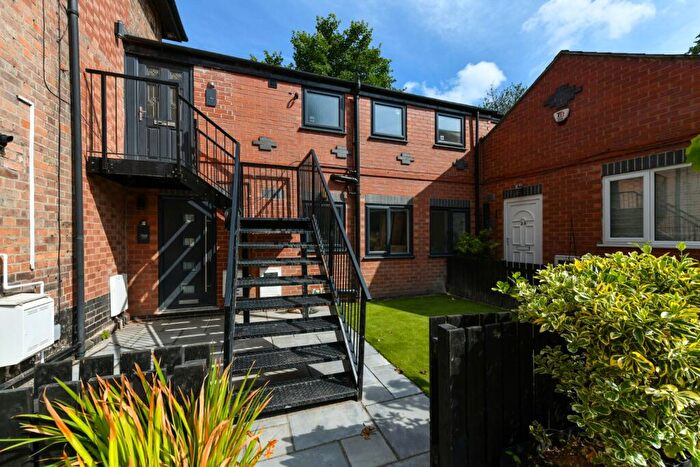 2 Bedroom Flat To Rent In Mansfield Road, Nottingham, Nottinghamshire, NG5