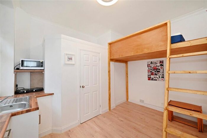 Studio To Rent In Castletown Road, West Kensington, W14
