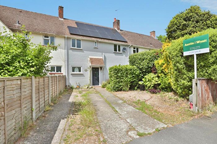 3 Bedroom Terraced House For Sale In Hurst Road, Ringwood, Hampshire, BH24