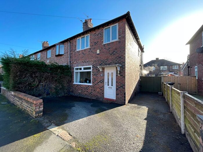 3 Bedroom End Of Terrace House For Sale In Bridgewater Road, Altrincham, WA14
