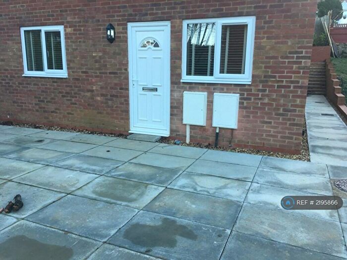 2 Bedroom Flat To Rent In Trinity Court, Northampton, NN2