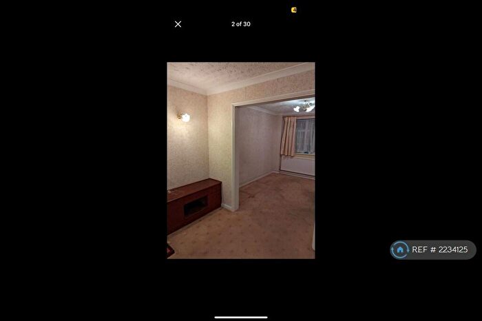 3 Bedroom Terraced House To Rent In Hebden Close, Luton, LU4