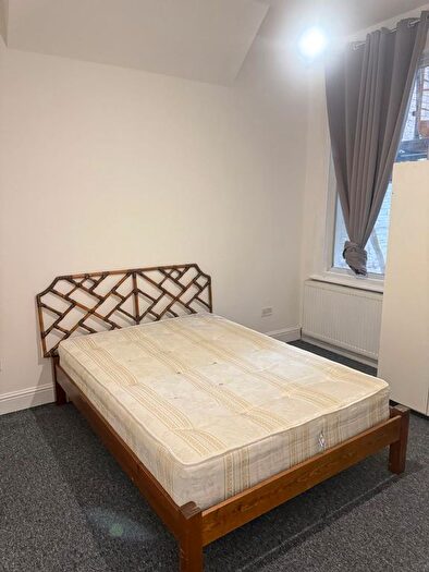 3 Bedroom Flat To Rent In Chaplin Road, London, NW2