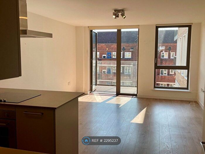 1 Bedroom Flat To Rent In Grove House, London, E9