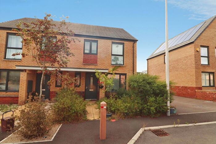 3 Bedroom Semi Detached House For Sale In Rhodfa'r Ysgol, Rumney, Cardiff, CF3