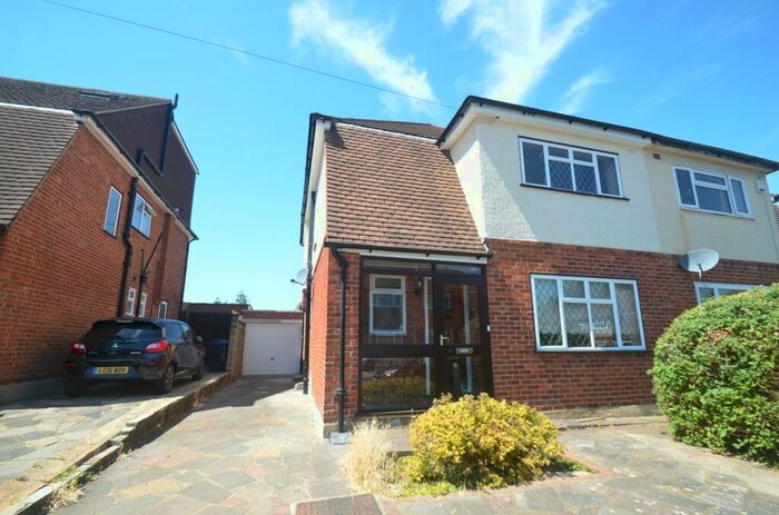 3 Bedroom Semi-Detached House To Rent In Farm Lane, Shirley, Croydon, CR0