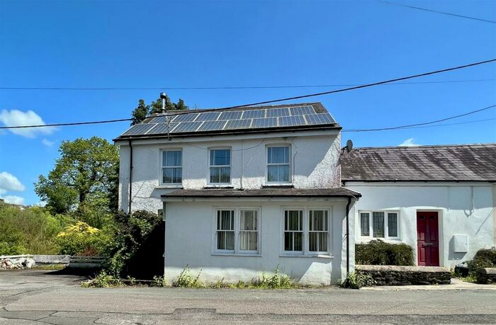 4 Bedroom Detached House For Sale In Nant Y Rhybo, Llandeilo, SA19