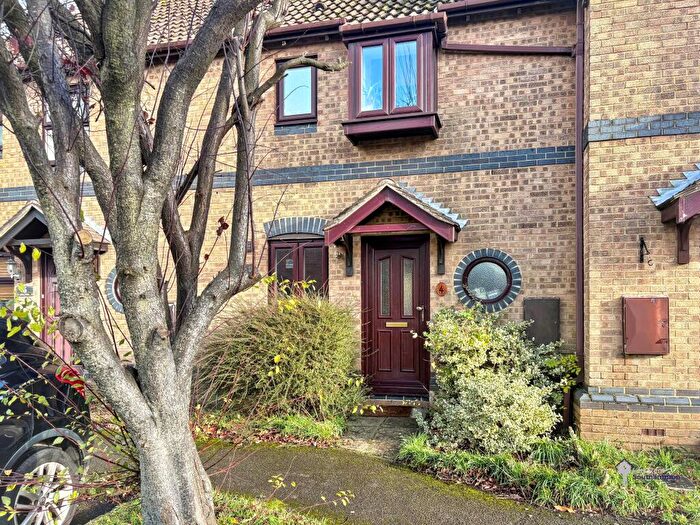 2 Bedroom Terraced House To Rent In Hamble, SO31