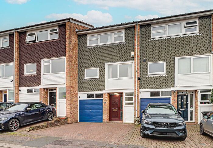 4 Bedroom Terraced House For Sale In Haddon Court, Shakespeare Road, Harpenden, AL5