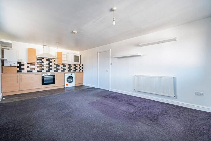 1 Bedroom Flat To Rent In Miles Road, Mitcham, CR4