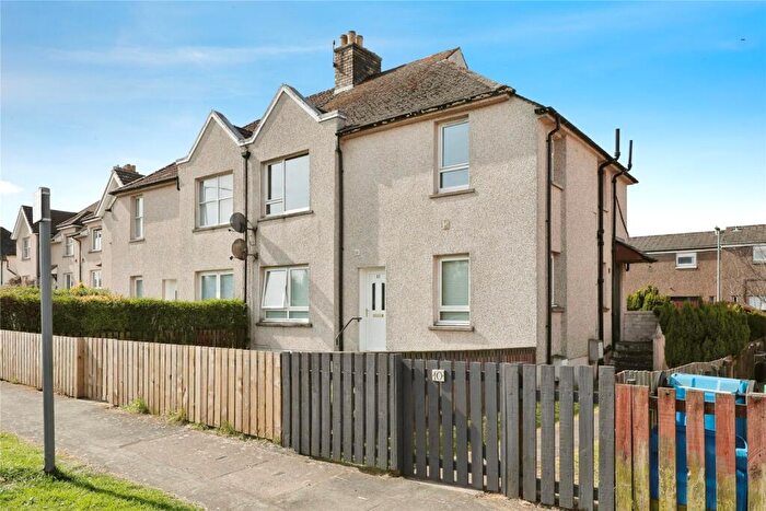 2 Bedroom Flat For Sale In Chapel Place, Kirkcaldy, Fife, KY2