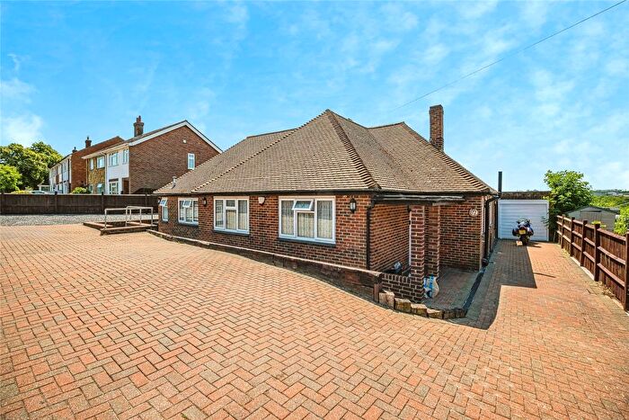 4 Bedroom Bungalow For Sale In Mounts Road, Greenhithe, Kent, DA9