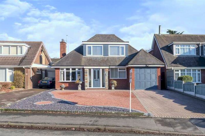 3 Bedroom Detached Bungalow For Sale In 92 Wellington Drive, Cannock, Staffordshire, WS11