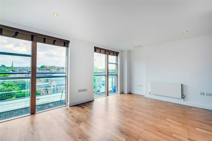 1 Bedroom Flat To Rent In The Glass House, - Lacy Road, SW15