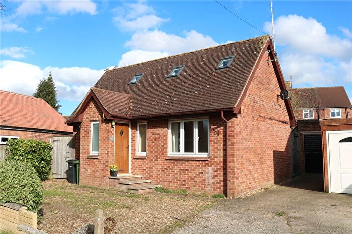 2 Bedroom Detached House To Rent In Queens Close, Thame, Oxfordshire, OX9