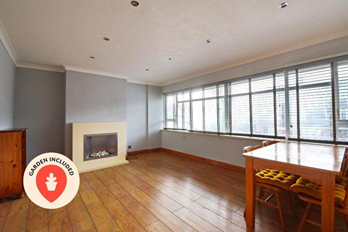 2 Bedroom Apartment To Rent In Westover Road, Bristol, Somerset, BS9