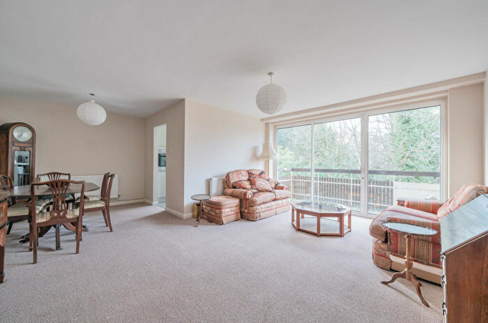 2 Bedroom Apartment To Rent In Kemnal Road, Chislehurst, BR7