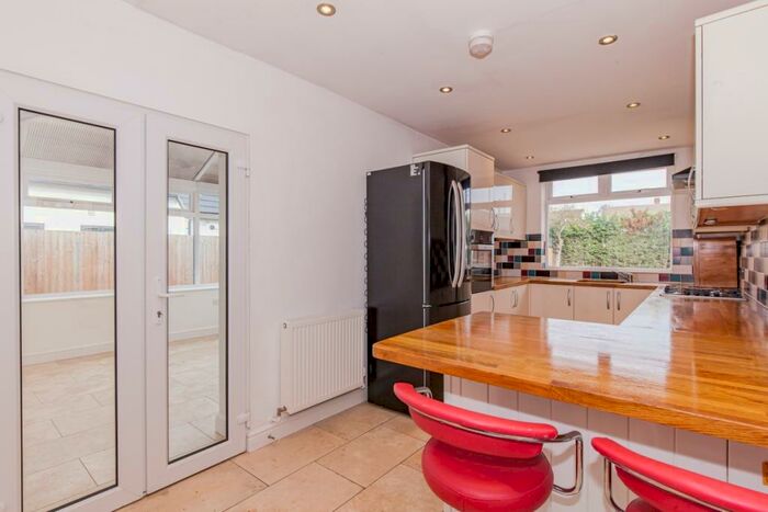 4 Bedroom Detached Bungalow To Rent In Oxford Road, Kidlington, OX5