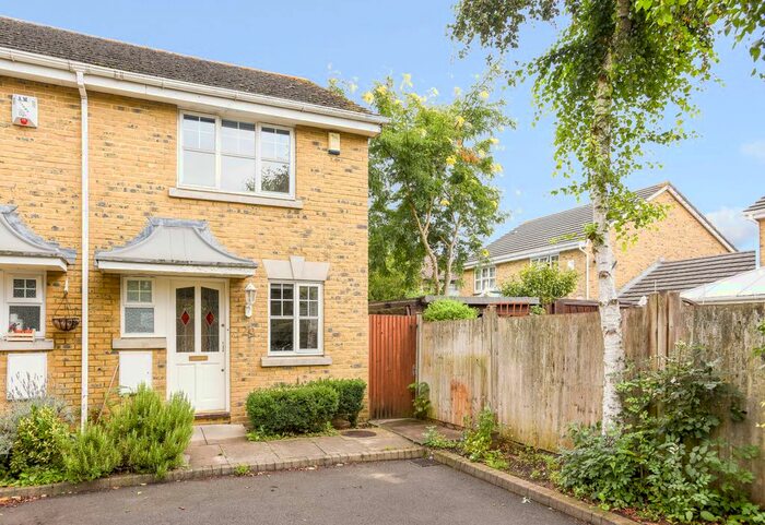 2 Bedroom Semi-Detached House To Rent In Woldham Place, Bromley, BR2
