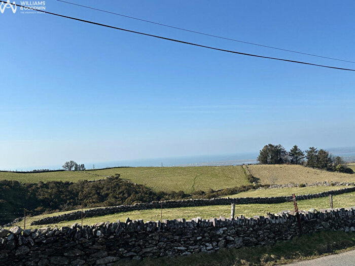 3 Bedroom End Of Terrace House For Sale In Y Fron, Upper Llandwrog, Gwynedd, LL54