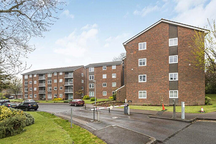 2 Bedroom Flat For Sale In Flat Littleton House, Somers Close, Reigate, Surrey, RH2
