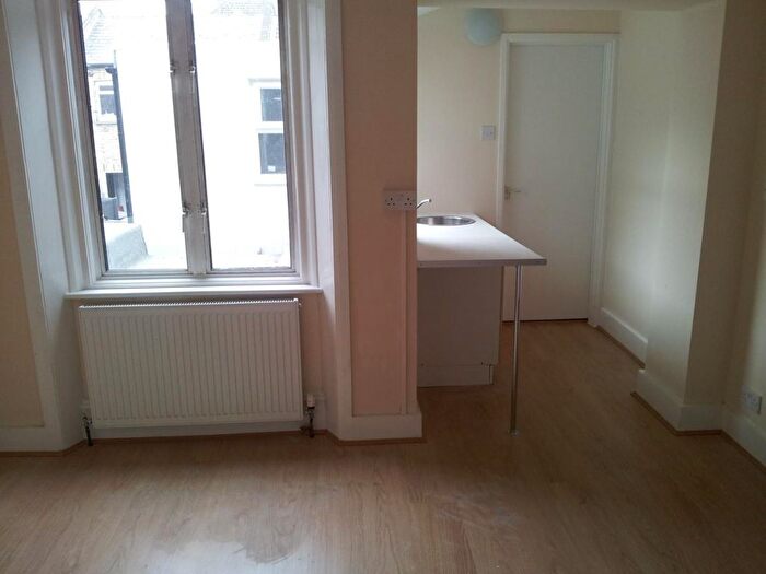1 Bedroom Flat To Rent In Green Lanes, London, N4