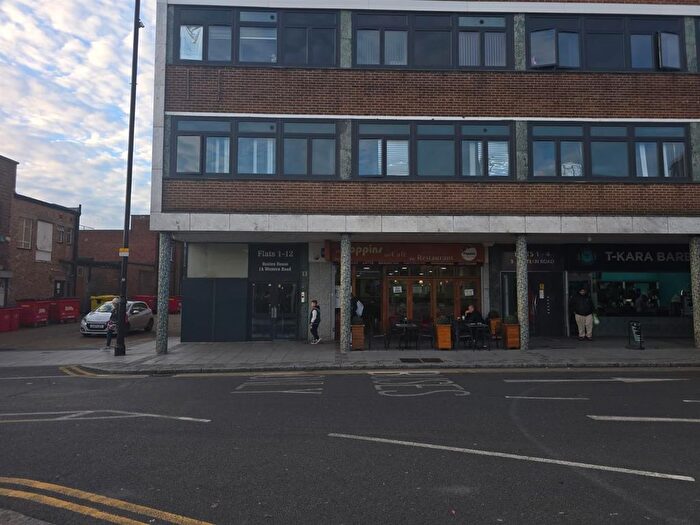 2 Bedroom Flat To Rent In Reston House, A Western Road, Romford, RM1