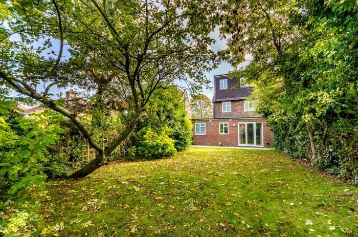 6 Bedroom House To Rent In Slough Lane, Kingsbury, London, NW9