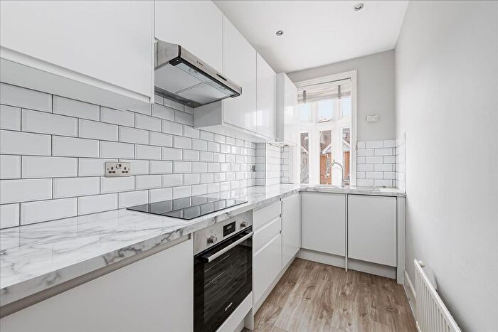 2 Bedroom Flat To Rent In Rusthall Avenue, Chiswick, London, W4