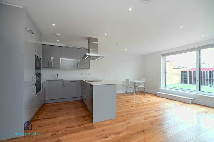 3 Bedroom Flat To Rent In Kilburn High Road, London, NW6