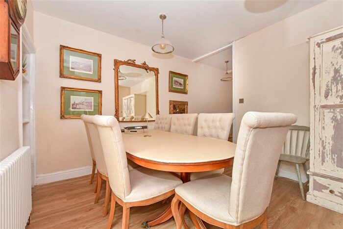3 Bedroom Semi Detached House For Sale In Oaten Hill Place, Canterbury, Kent, CT1