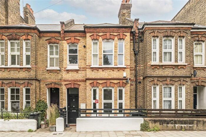 2 Bedroom Flat For Sale In Shakespeare Road, Loughborough Junction, SE24