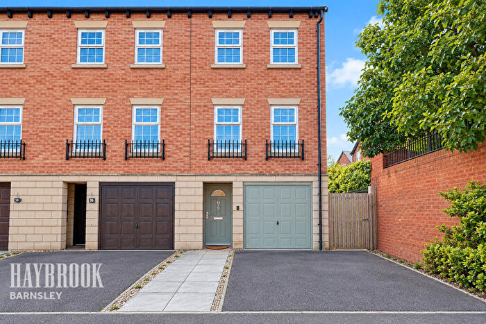 4 Bedroom Town House For Sale In Heathfields, Barnsley, S70