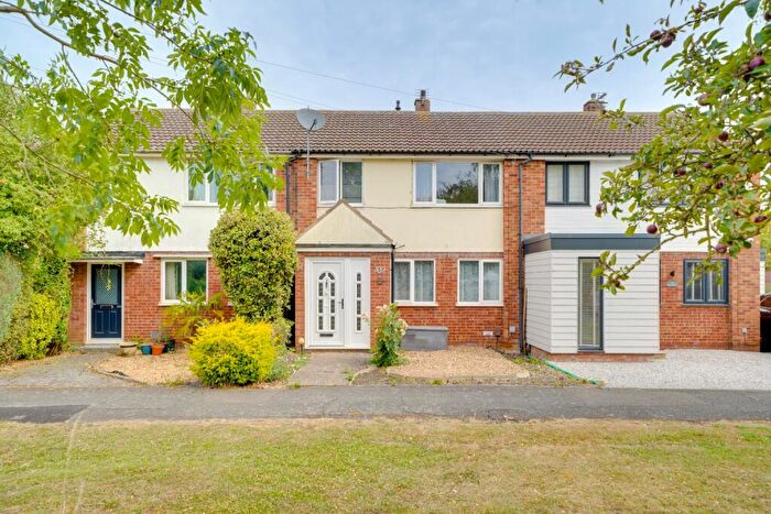 3 Bedroom Terraced House For Sale In Burstellars, St. Ives, Cambridgeshire, PE27