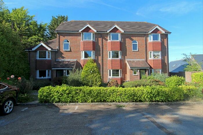 1 Bedroom Flat To Rent In Gladepoint, Heath Road, Haywards Heath, RH16