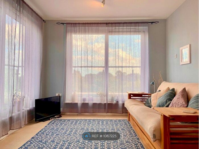 1 Bedroom Flat To Rent In Charrington Place, St Albans, AL1