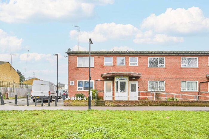 1 Bedroom Flat For Sale In Newnham Road, London, , Wood Green, London, N22