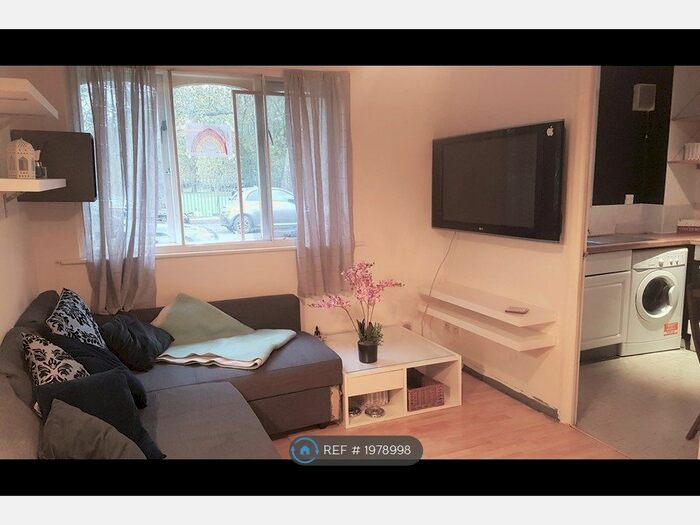 1 Bedroom Flat To Rent In Inwen Court, London, SE8