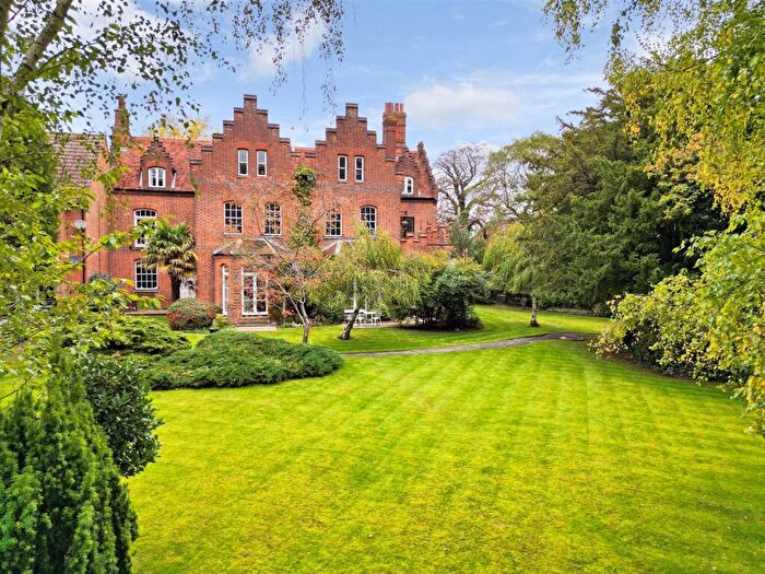 2 Bedroom Apartment For Sale In Abbey Fields, East Hanningfield, CM3