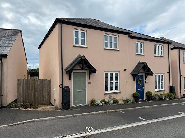 3 Bedroom Semi-Detached House For Sale In Tappers Lane, Yealmpton, Plymouth, PL8