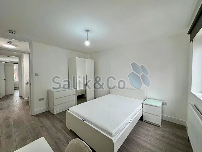 5 Bedroom Maisonette To Rent In Swanfield Street, London, E2