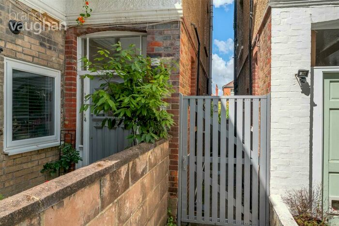 1 Bedroom Semi-Detached House To Rent In Langdale Road, Hove, BN3