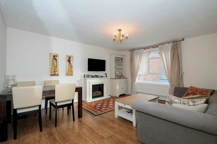 1 Bedroom Flat To Rent In Fawcett Close, SW11