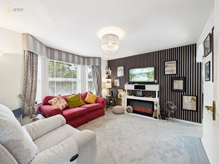 2 Bedroom Apartment For Sale In Montgomery House Gunner Grove, Sutton Coldfield, B75